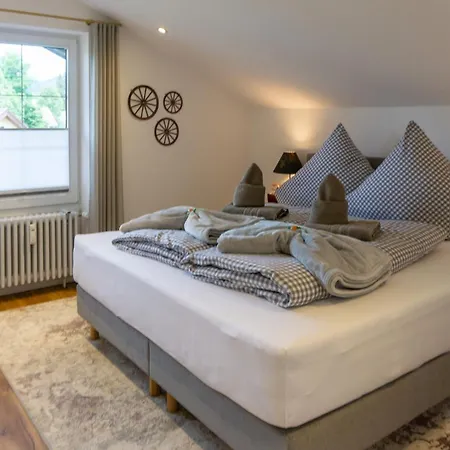 Berge, Balkon Und Ausstattung Mitten In Js2 * Sonthofen