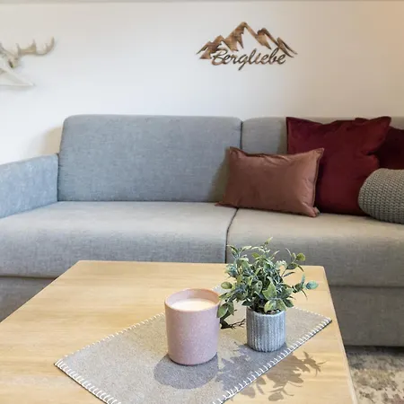 Berge, Balkon Und Ausstattung Mitten In Js2 *