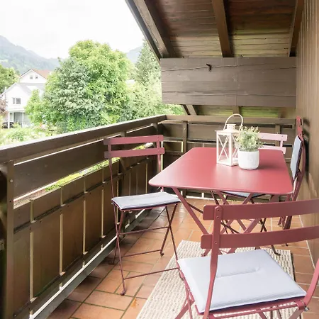 Apartment Berge, Balkon Und Ausstattung Mitten In Js2 *